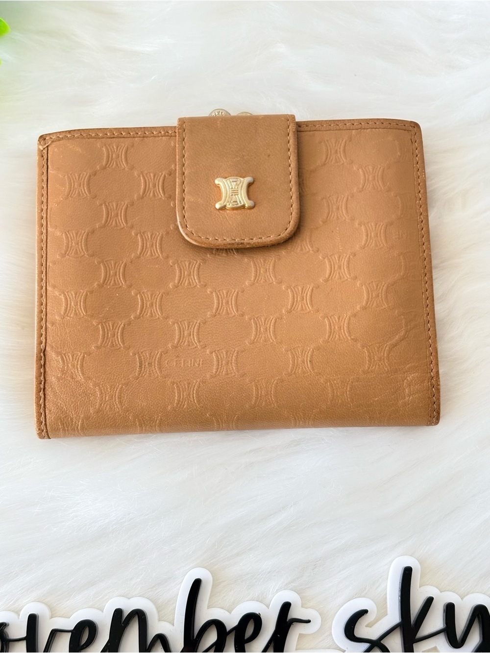 Celine Kisslock Wallet with Triomphe Embossing - Picture 4 of 14